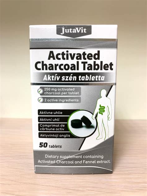 nuotrauka su vaikais, geriančiais aktyvintosios anglies kapsules