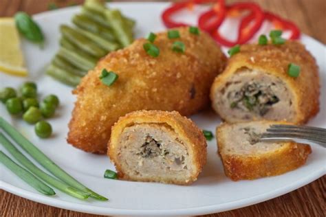 Krepšys su surinktais grybais