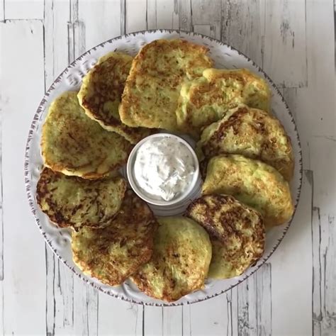 Lietiniai bulviniai blynai su žalumynais