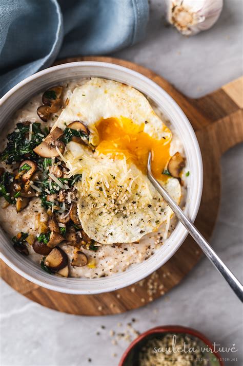 Omleto su sūriu ir pievagrybiais paruošimo etapai