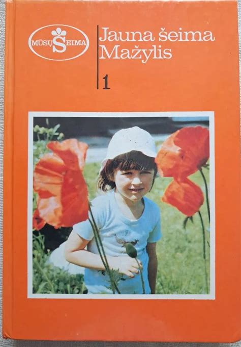 Jauna mergaitė, skaitanti knygą