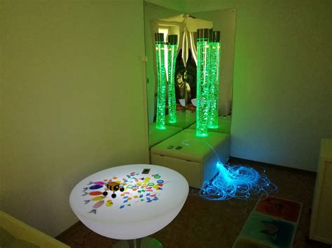 Sensorinis kambarys su šviesos ir vandens elementais