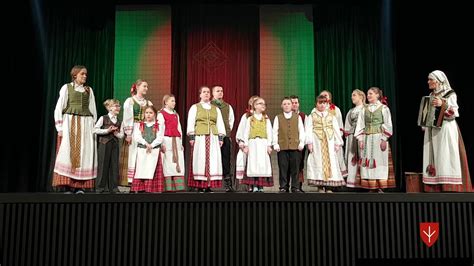 vaikai dainuoja apie Lietuva