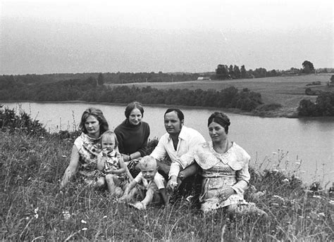 Senovinė fotografija su paslaptingais vaikais