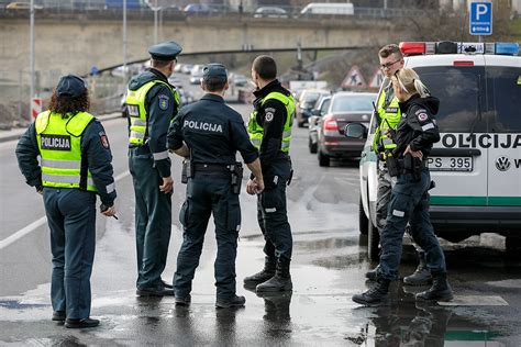 Policijos pareigūnai dirba įvykio vietoje