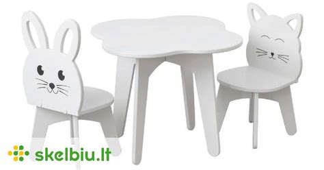 Vaikiškas kambarys suderinantis kėdės dizainą su interjeru