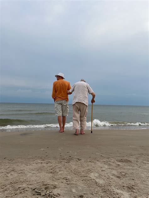 Simbolinis vaizdas, rodantis riziką vartojant nepasterizuotus kiaušinius