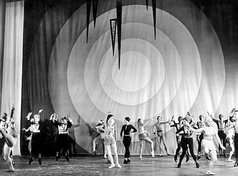 Scena iš spektaklio su Rolandu Boravskiu