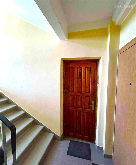 šeima su vaikais ir augintiniais