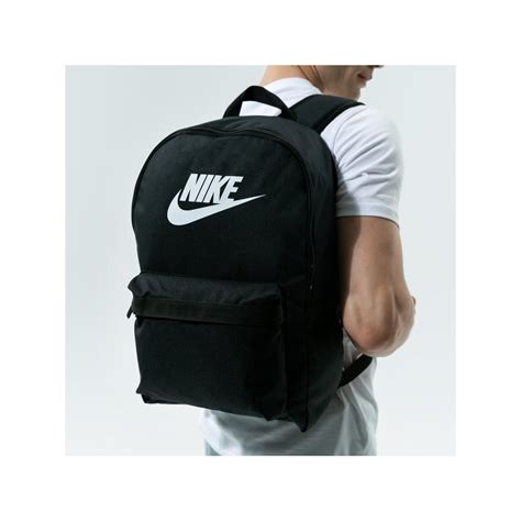 Vaikiškos Nike kuprinės su skirtingais dizainais