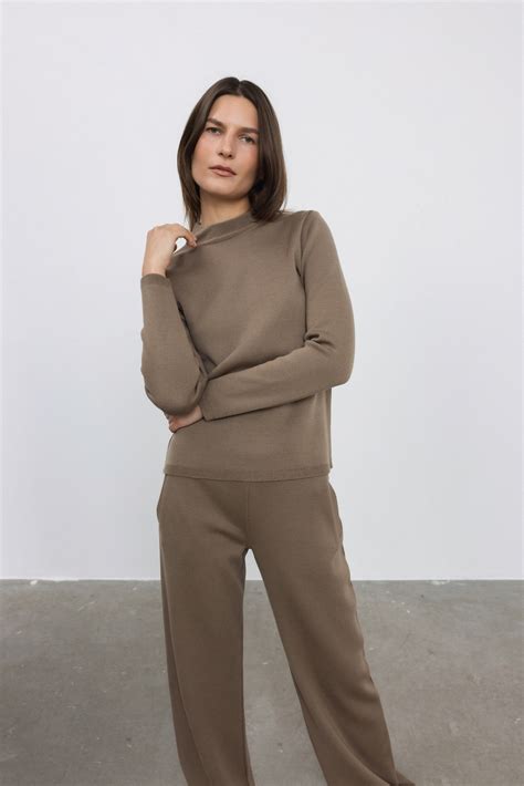 Merino vilnos ir šilko audinio pavyzdys