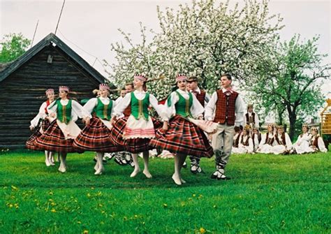 Lietuvių liaudies šokis