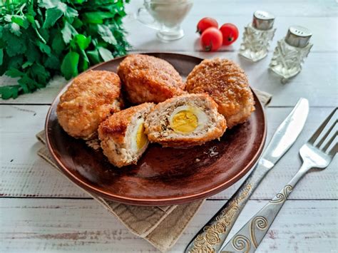 Įvairūs patiekalai su putpelių kiaušiniais