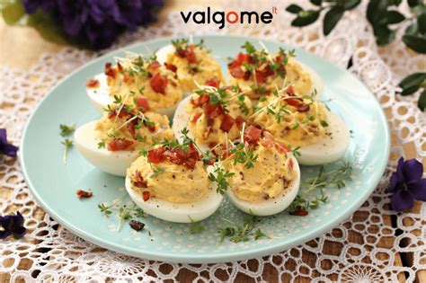 Įdaryti kiaušiniai su kengūriena ir paprikos gabalėliais