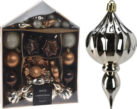 Įvairių formų ir dizainų dekoruotos vaikiškos taurės