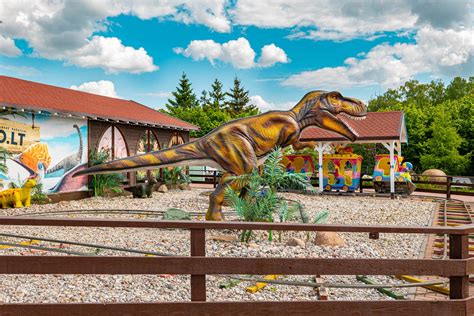 Dinozaurų parko eksponatas