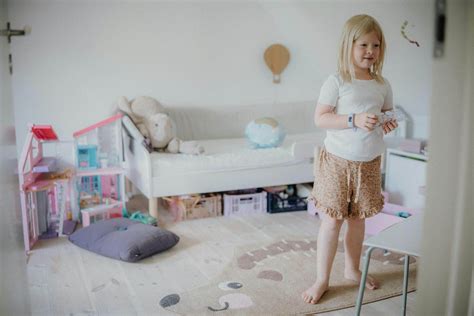 Infografika: kada vaikas gali likti vienas namuose